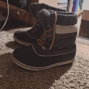Women's snow boots